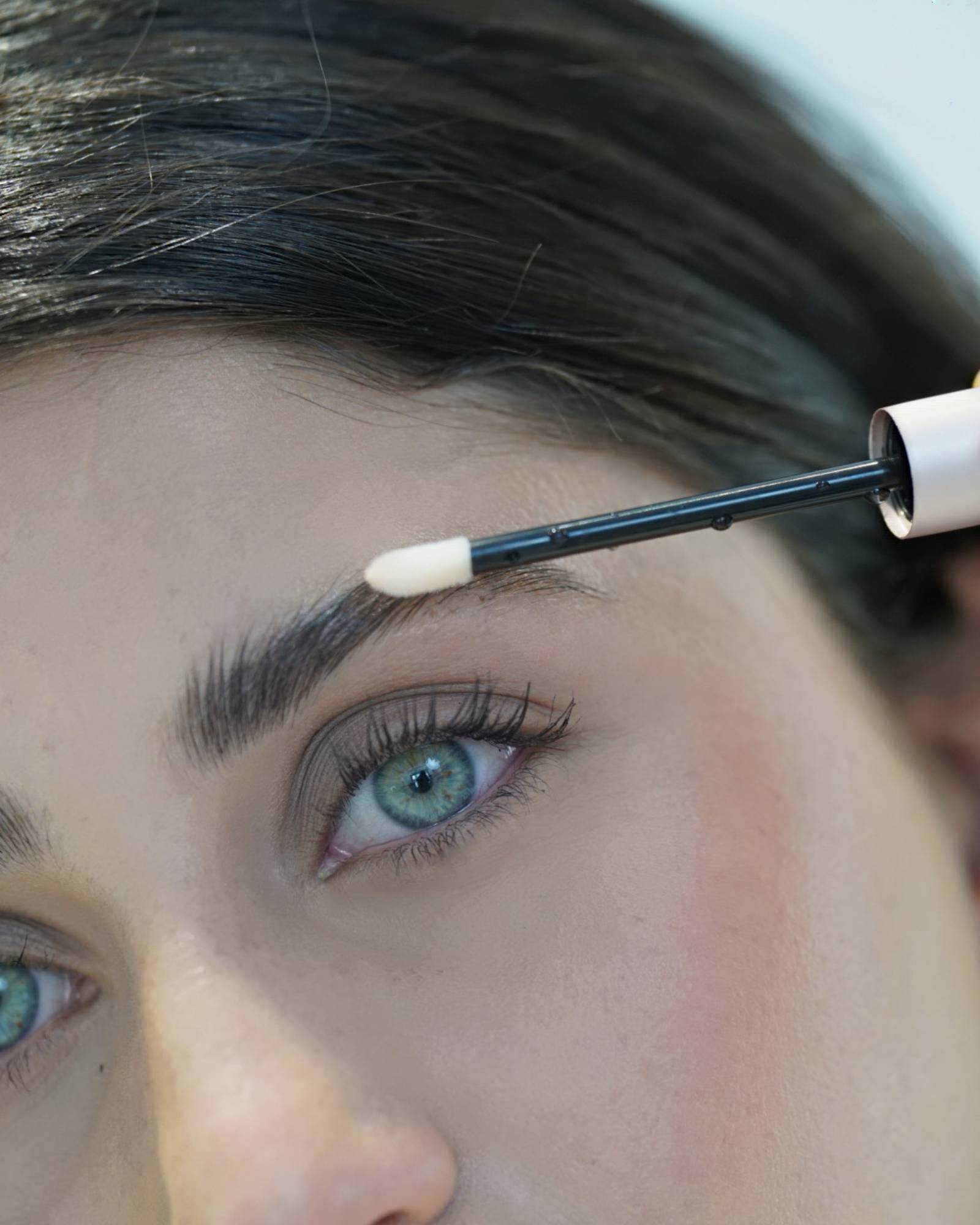 EYEBROW GROWTH SERUM